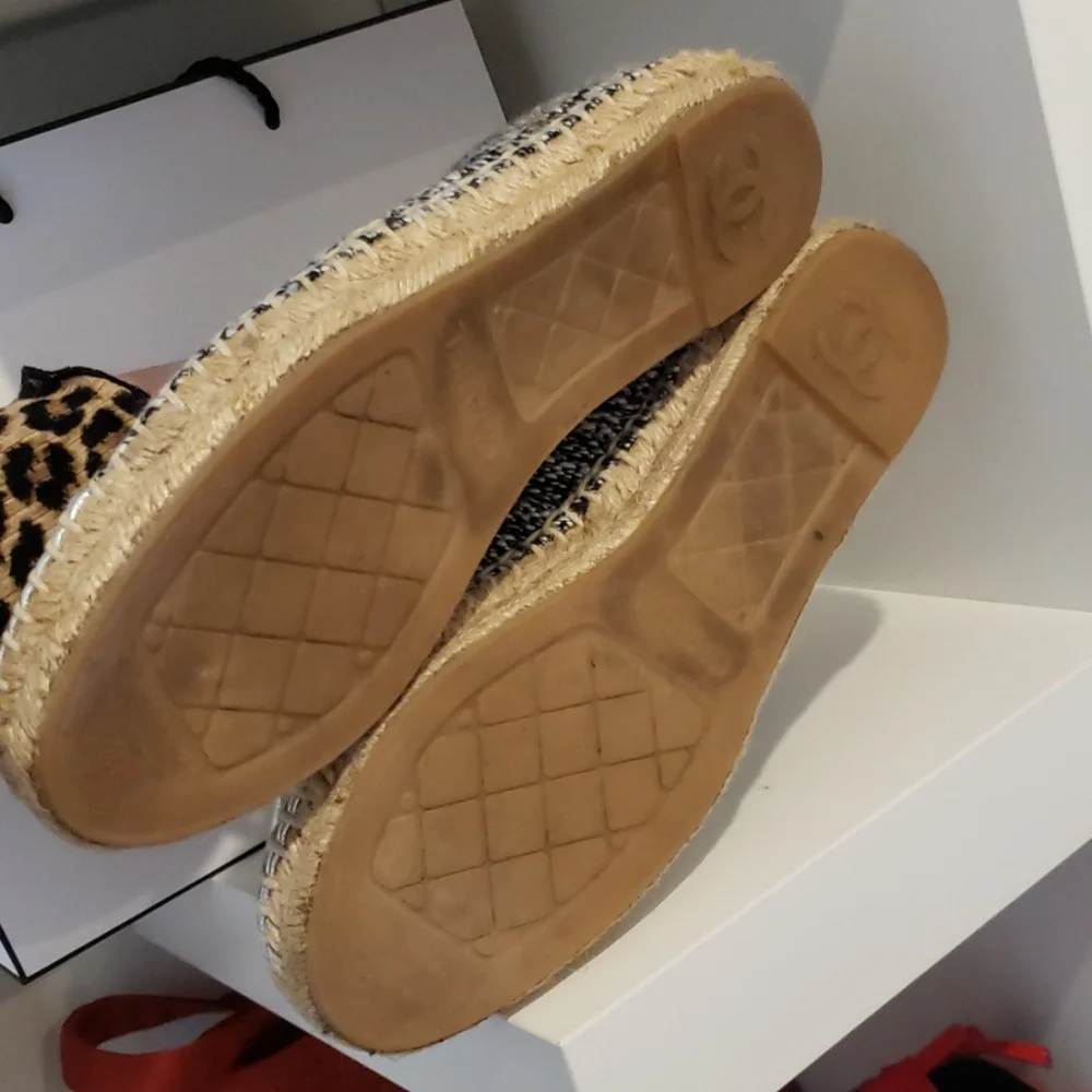 CHANEL Black & Silver Tweed Espadrilles